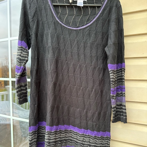 London Times Black Sweater Self-patterned Large DRESS with a touch of Purple. - Picture 1 of 10